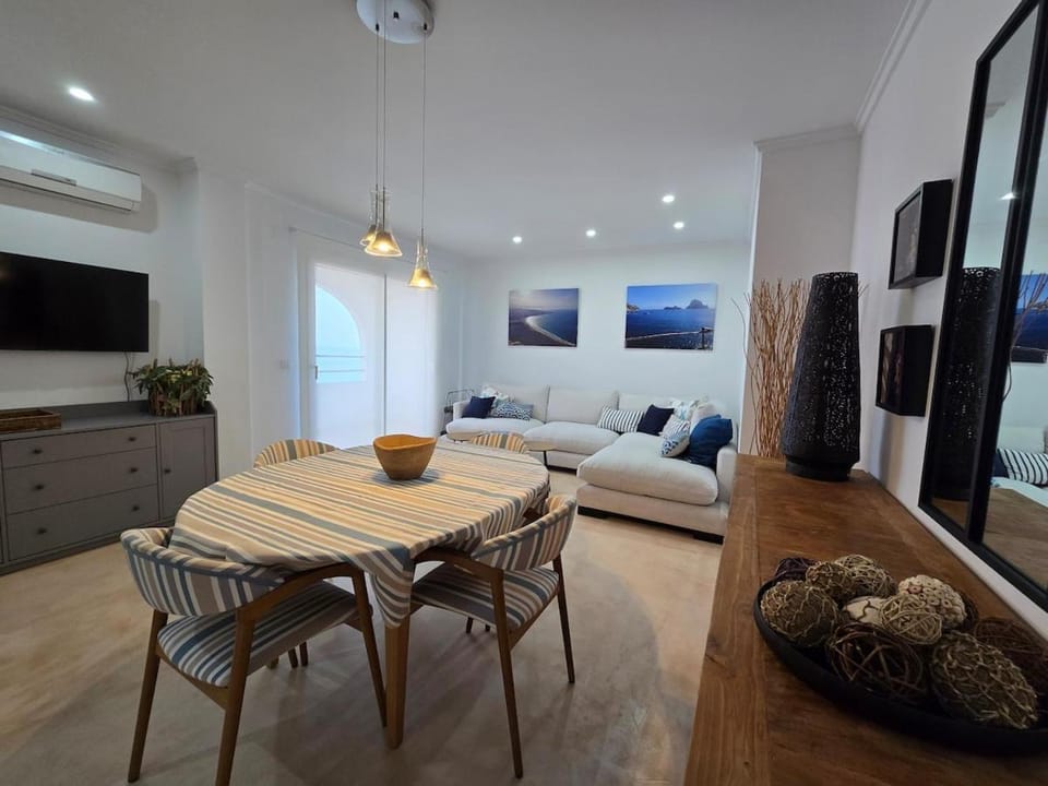 Living room, Photo of the whole room, Seating area, Dining area, air conditioner