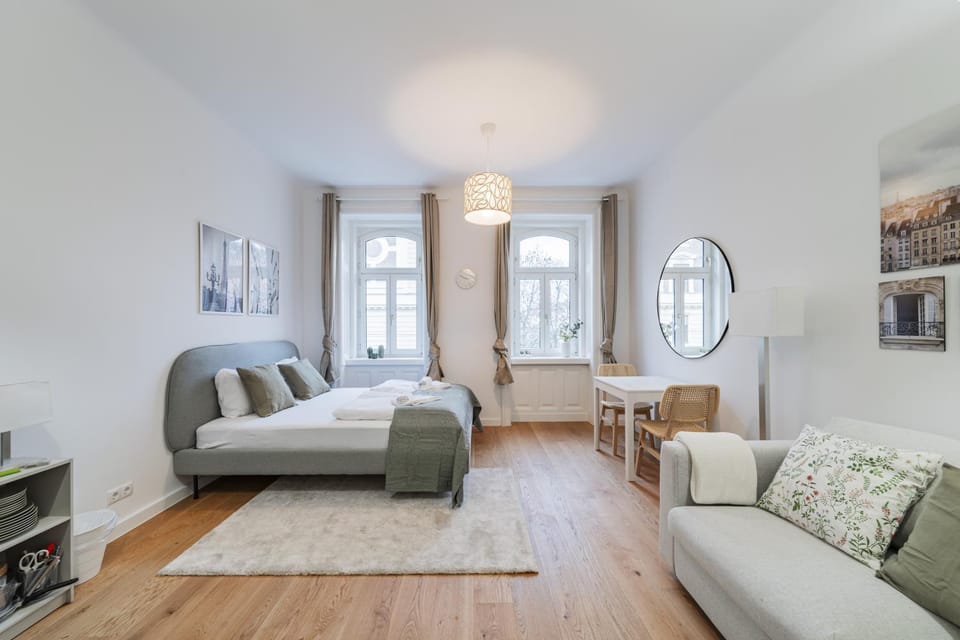 Photo of the whole room, Bedroom