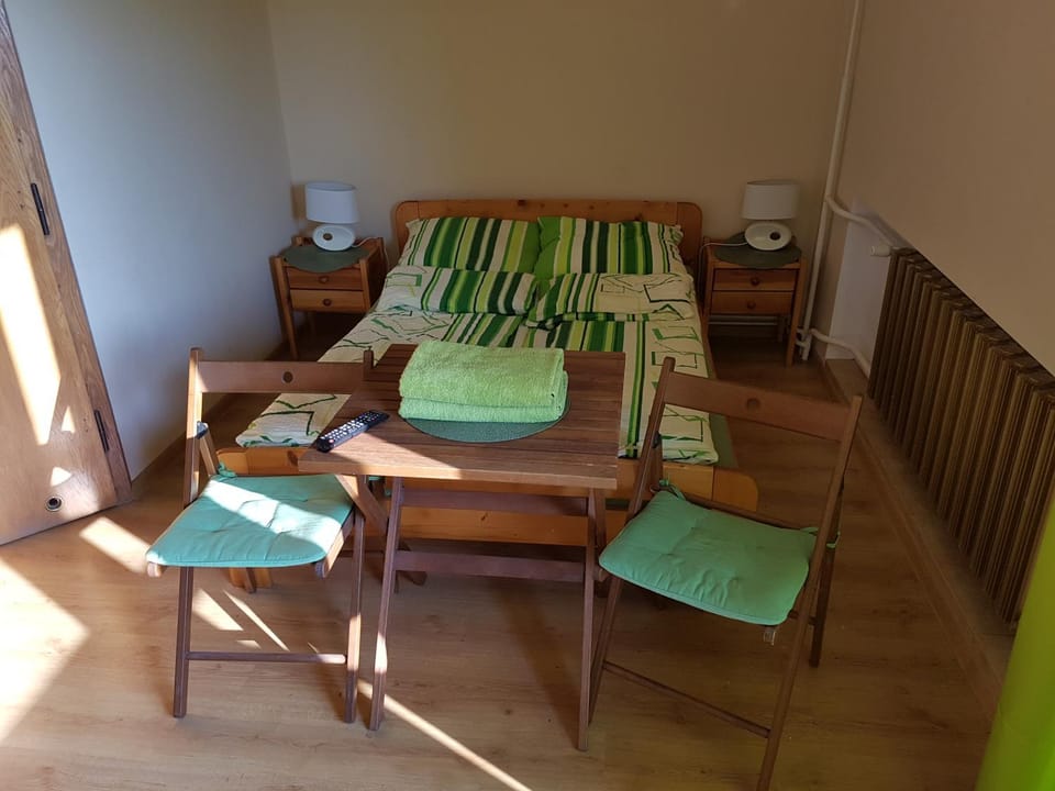 Bed, Photo of the whole room