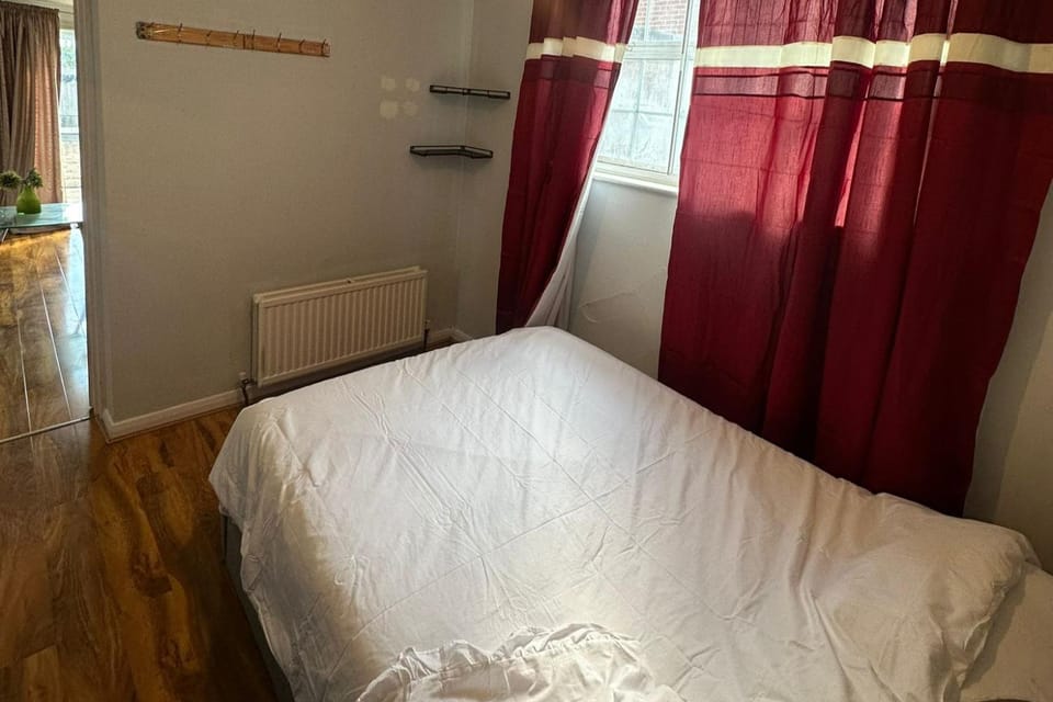 Cozy 1 Bed Apt Sleeps 4 with Garden Views Apartment in Hounslow