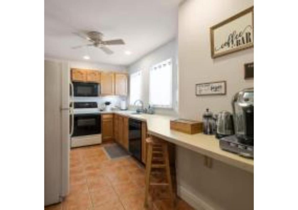 Kitchen or kitchenette, kitchen