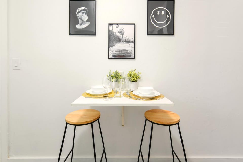 Seating area, Dining area