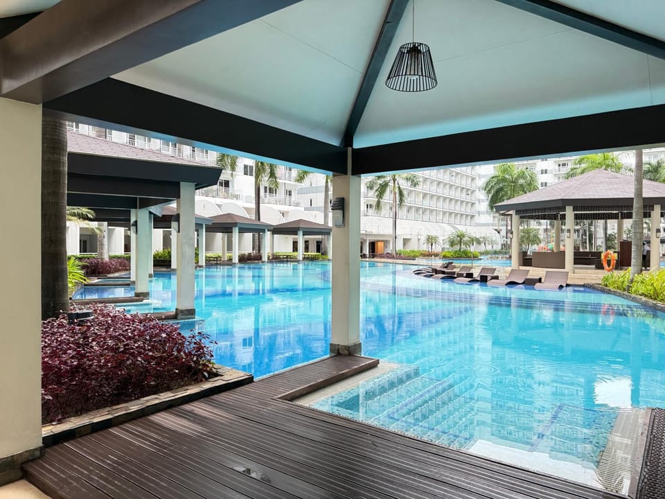 PinkdoorZ Moa Staycation at Shell Residences Apartment in Pasay