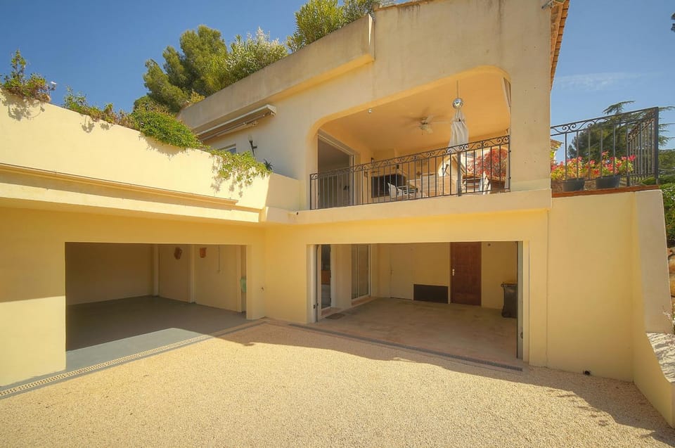 FRGK Villa Claude Juan-les-Pins Luxury Stay with Pool & Ultra-Fast Wi-Fi Villa in Antibes