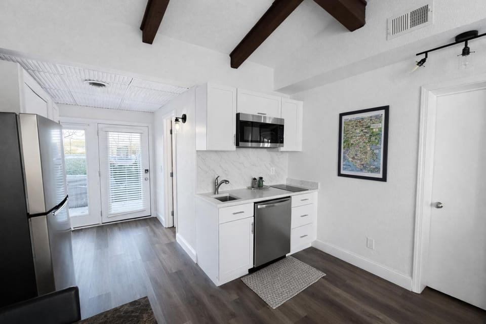 Splash and Stay at Kimberling Crossing House in Kimberling City