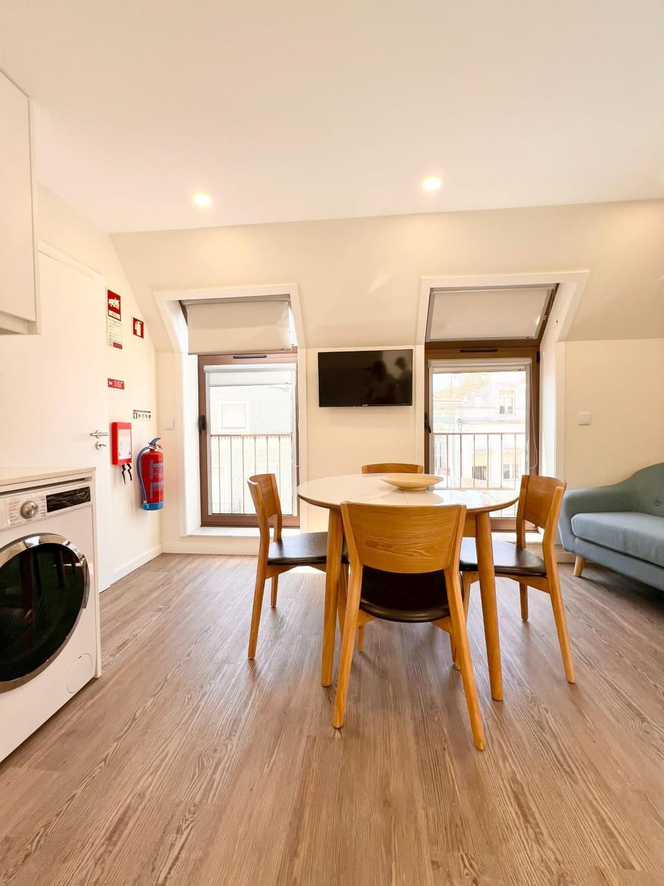 TV and multimedia, Living room, Dining area