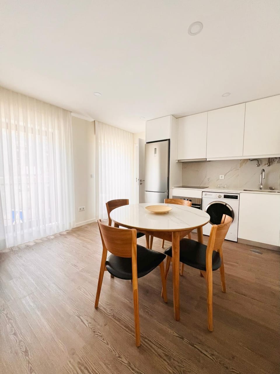 Kitchen or kitchenette, Dining area, stove