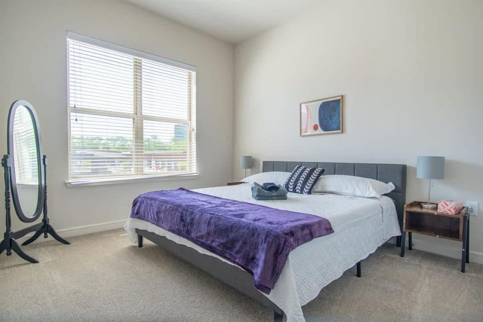 Boulevard Stays Nature Escape 2BR Suite Gym Pool Parking Apartment in Richardson