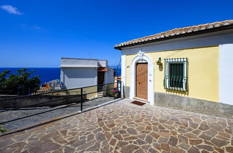 Vista Mediterranea Apartment in Pizzo