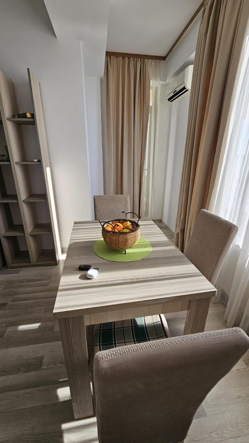 Green on the Lake Apartment in Constanta
