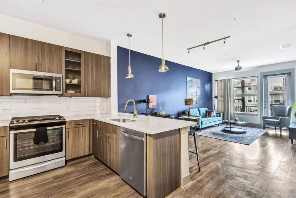 Boulevard Stays Stylish and Beautiful 1BR Suite Pool Parking Apartment in Richardson