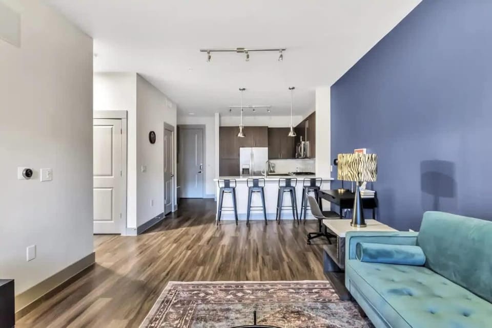 Boulevard Stays Stylish and Beautiful 1BR Suite Pool Parking Apartment in Richardson