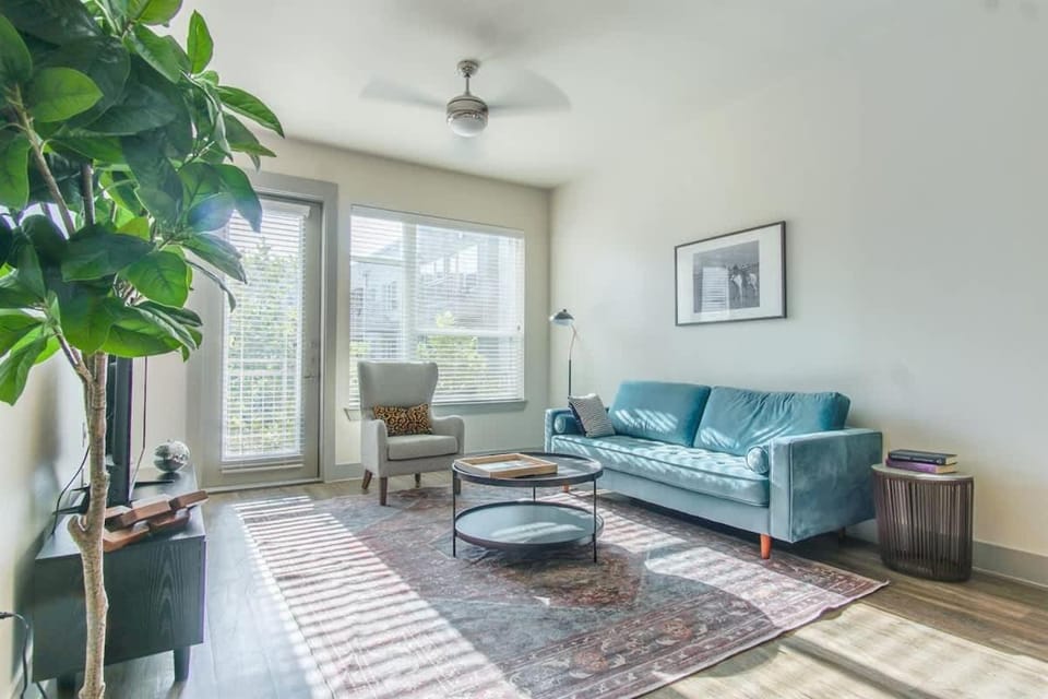 Boulevard Stays Bright 1BR Suite Pool Parking Gym J Apartment in Richardson