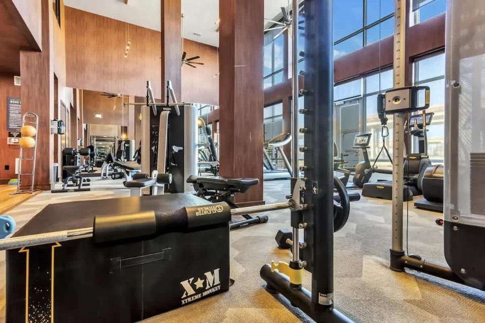 Boulevard Stays Bright 1BR Suite Pool Parking Gym J Apartment in Richardson
