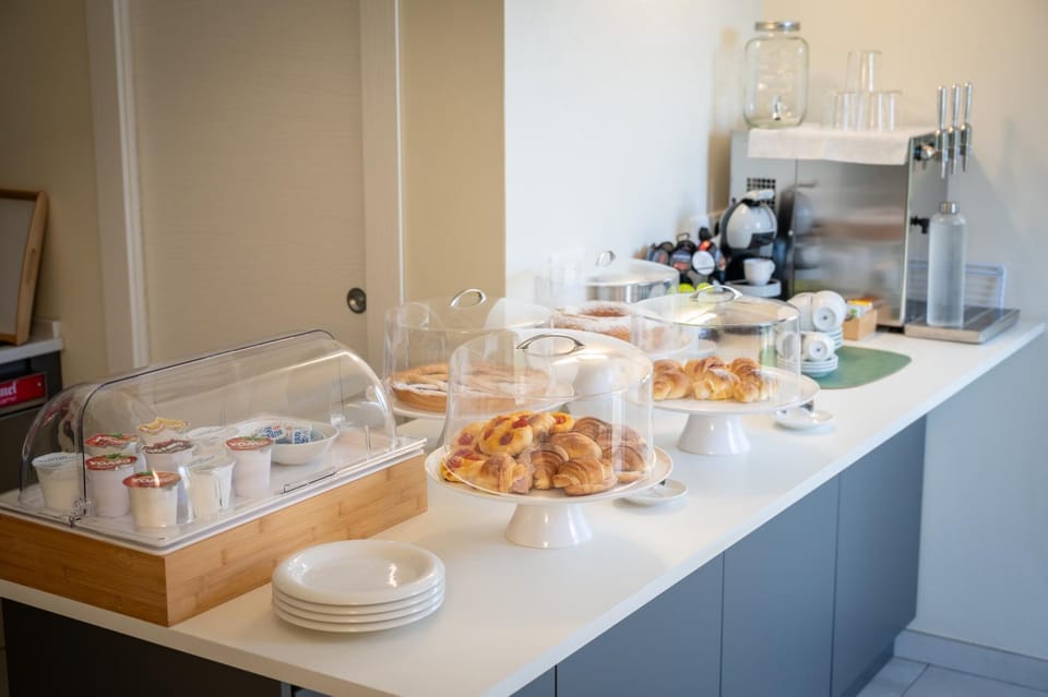 Coffee/tea facilities, Food and drinks, Food, Breakfast, Buffet breakfast