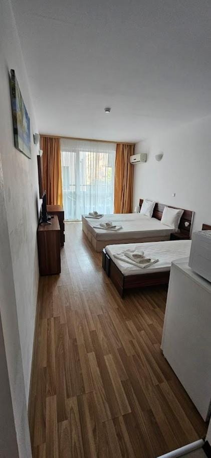 Библиотеката Bed and Breakfast in Pomorie