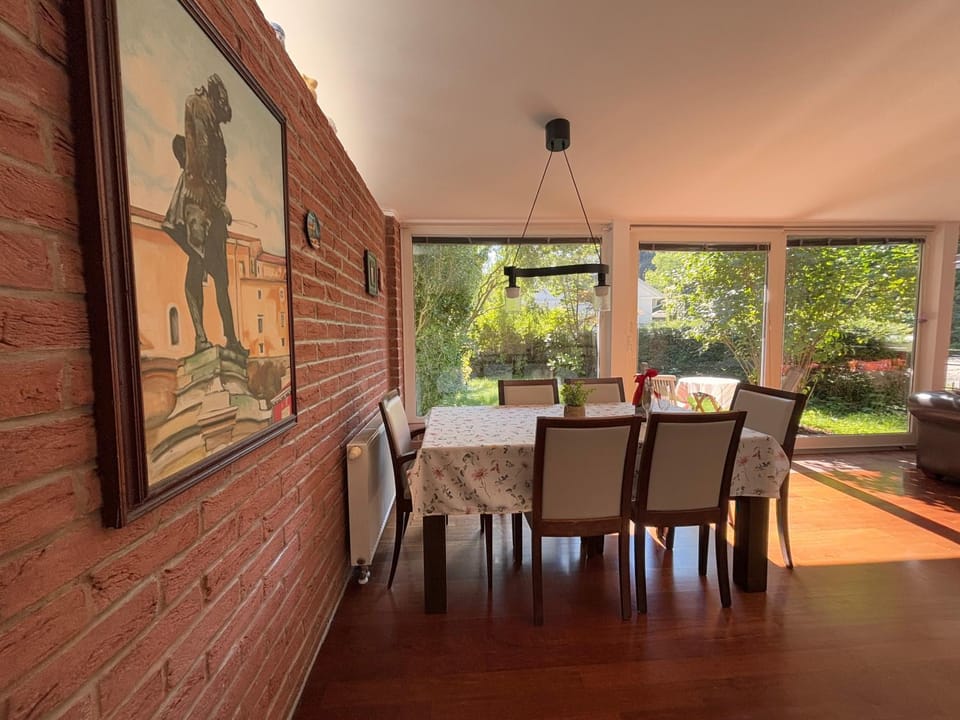 Property building, Living room, Seating area, Dining area