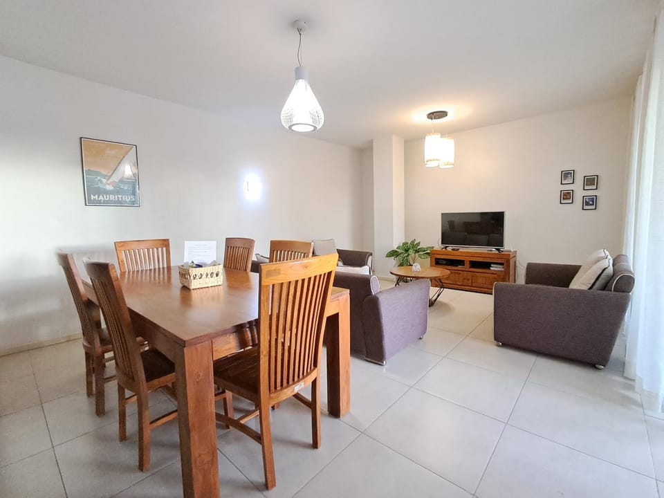 TV and multimedia, Living room, Dining area