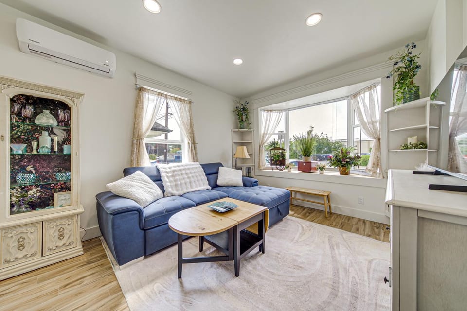 Walk to Beach and Shops Dtwn Anacortes Apartment! Apartment in Anacortes