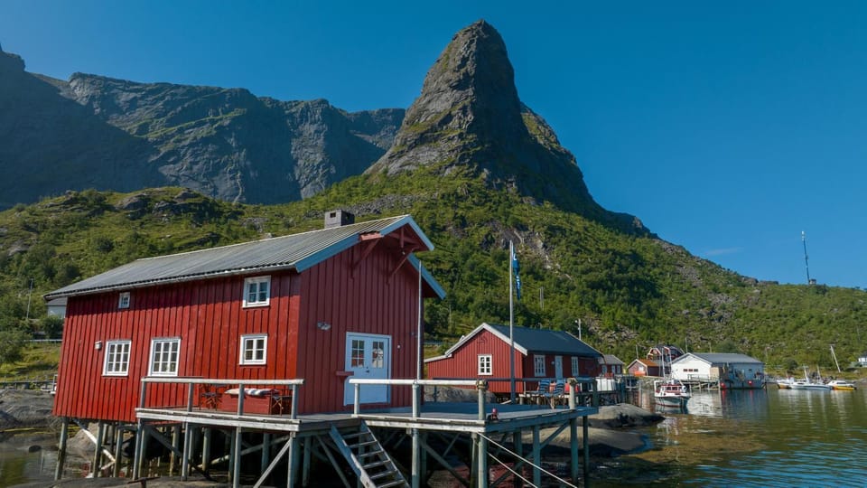 Casp-Ara Rorbu in Reine, Lofoten - amazing view- Sauna included House in Lofoten