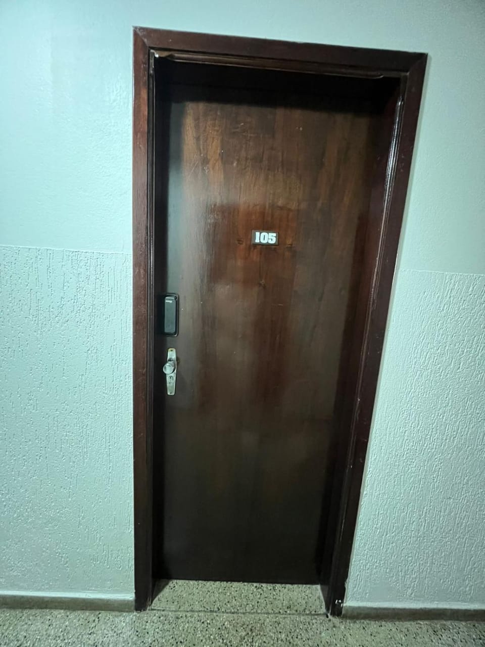 Apartamento 105 - Suíte em região central com ventilador Apartment in State of Goiás
