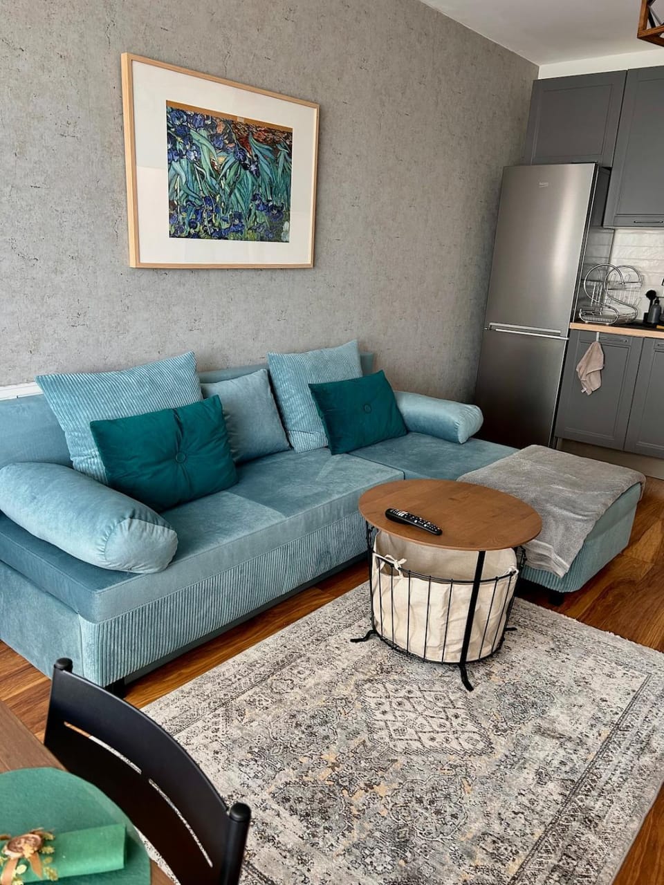 Kitchen or kitchenette, Living room, Seating area