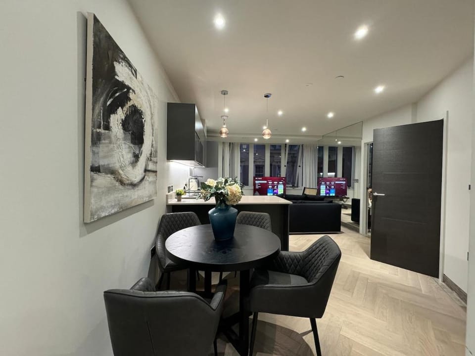 Stunning Reading Centre Apt - 1BR, 1 BA - F14 Apartment in Reading