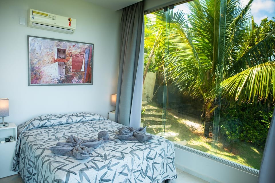 Bed, Natural landscape, Photo of the whole room, Bedroom, Garden view