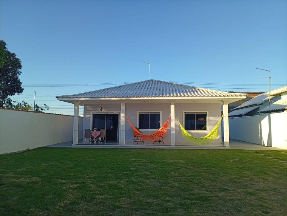 Casa ampla e nova à 400m da praia House in Saquarema