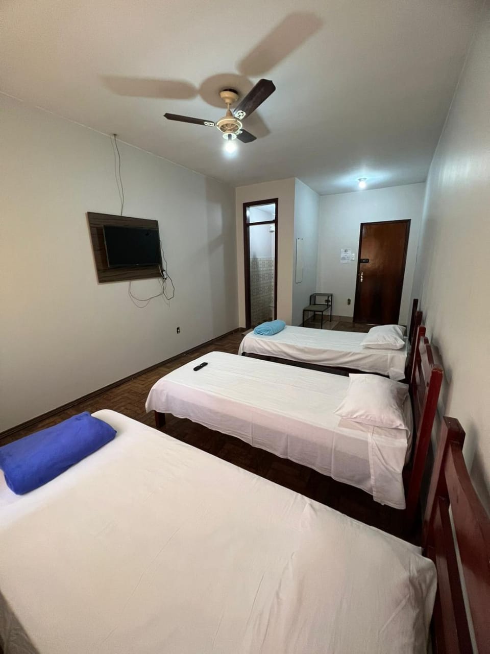 Apartamento 114 - Suíte em região central com ventilador Apartment in State of Goiás