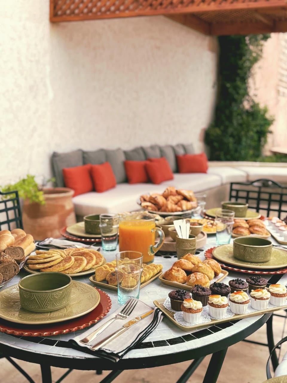Food and drinks, Dining area, Food, Breakfast, Drinks
