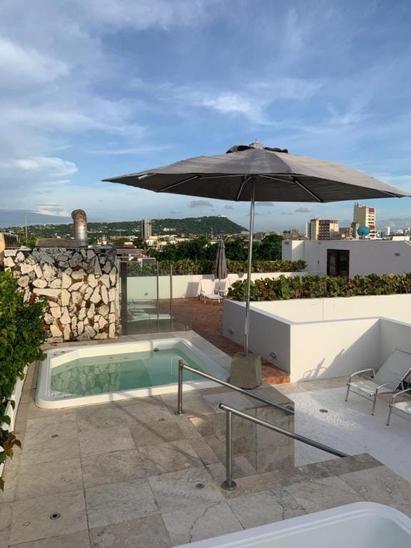 Incredible 2BR with AC in Ciudad Amurallada Apartment in Cartagena