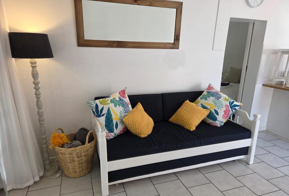 Bed, Living room
