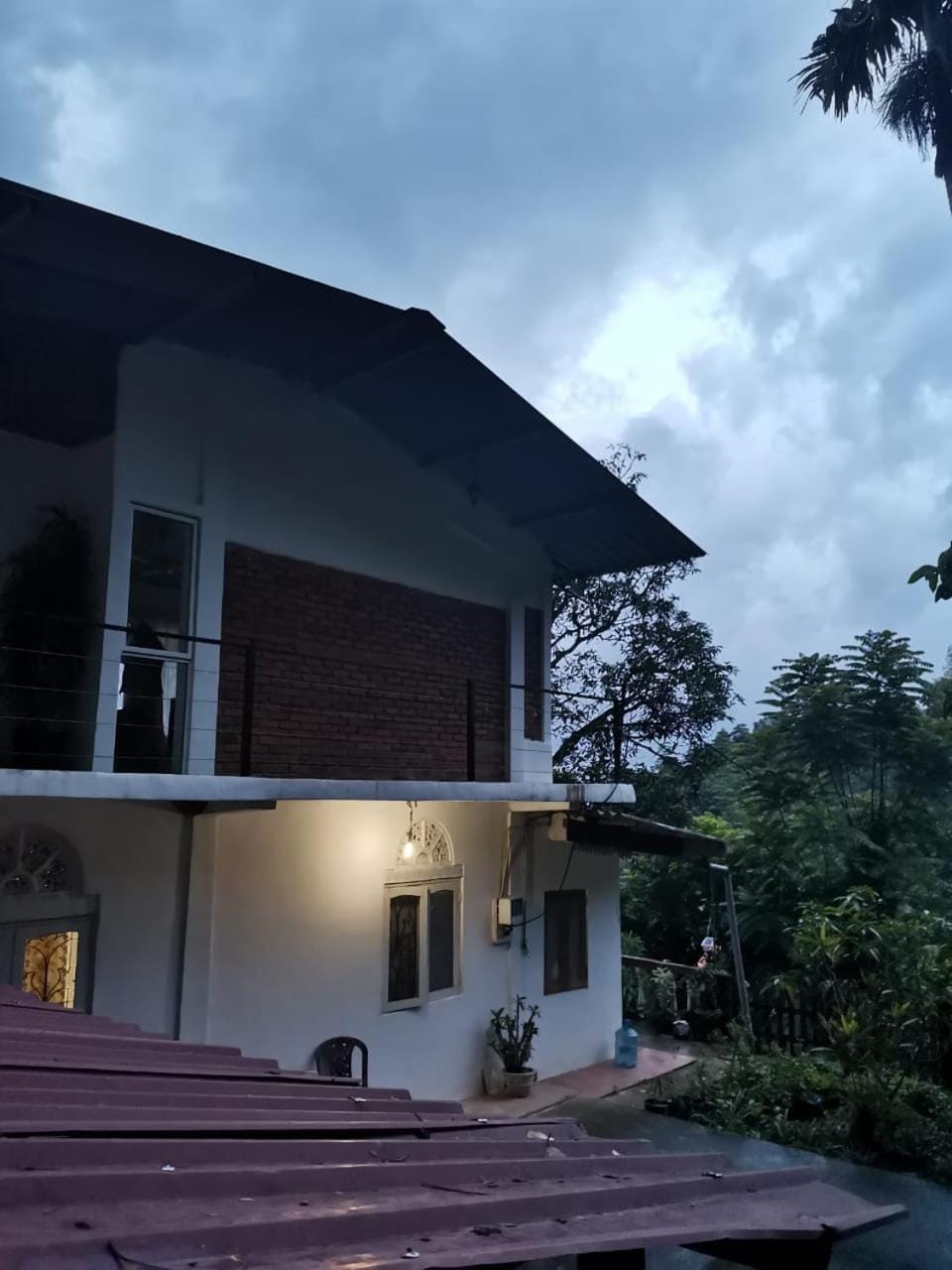 Sunset retreat guest house Bed and Breakfast in Gangawatakorale