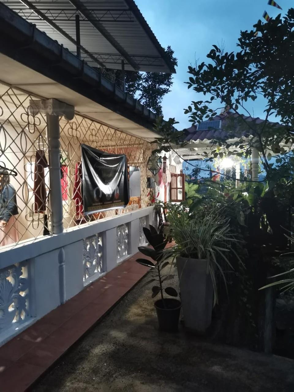 Sunset retreat guest house Bed and Breakfast in Gangawatakorale