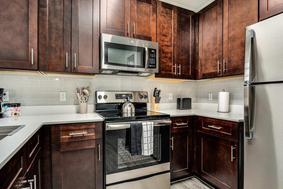 Boulevard Stays 1BR by Stadium Pool Parking Gym 03 Apartment in Glendale