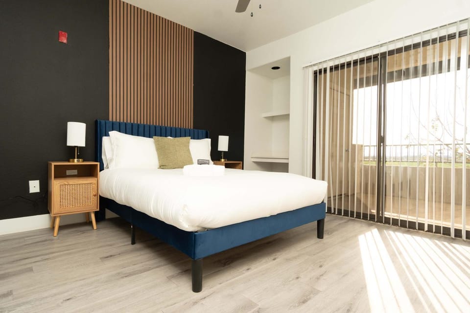 Boulevard Stays 1BR by Stadium Pool Parking Gym 04 Apartment in Glendale