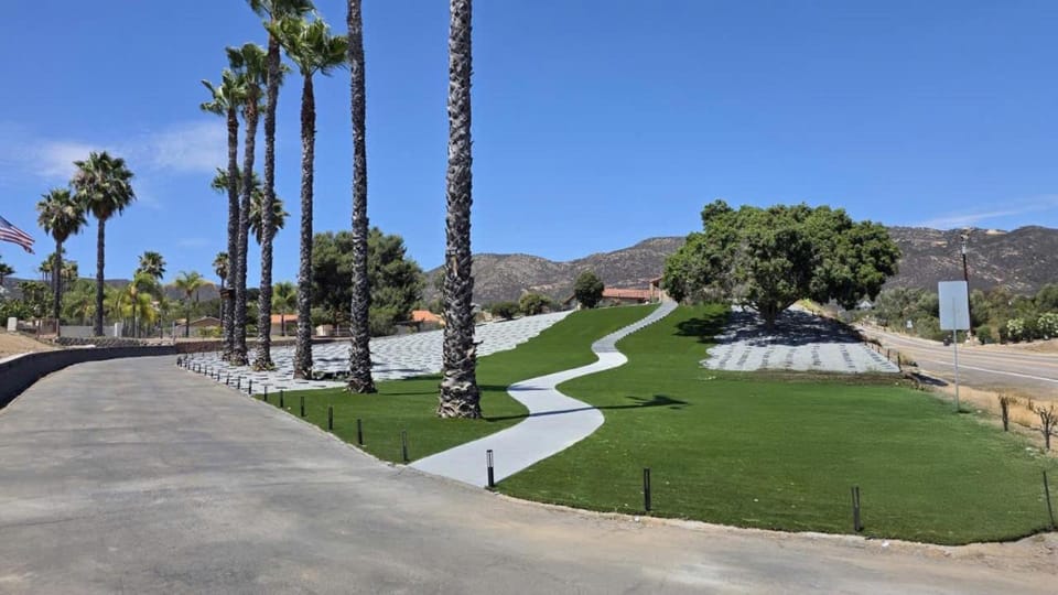 Entire Private House with 4 Beds, Jet Tub, King Beds, Mountain View, 2500 sqft, Garage, Available Now House in Southern California