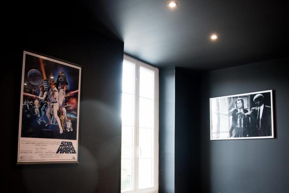 Qualys Cinema-Parking & View Square Apartment in Carcassonne