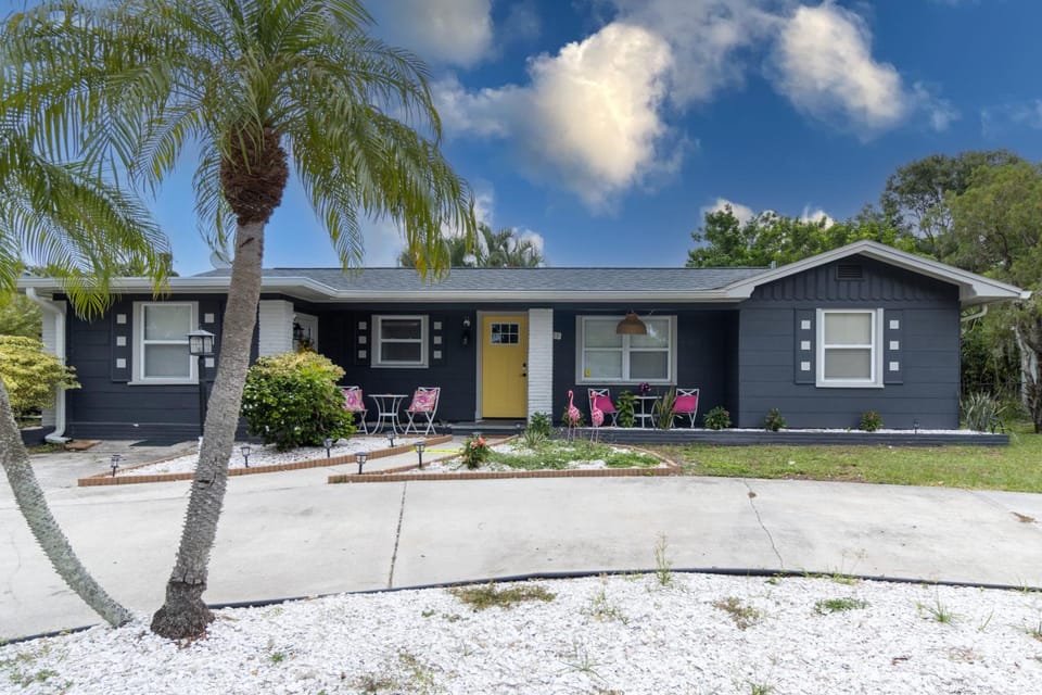 Pet-Friendly Oasis Near Anna Maria & IMG House in Bradenton