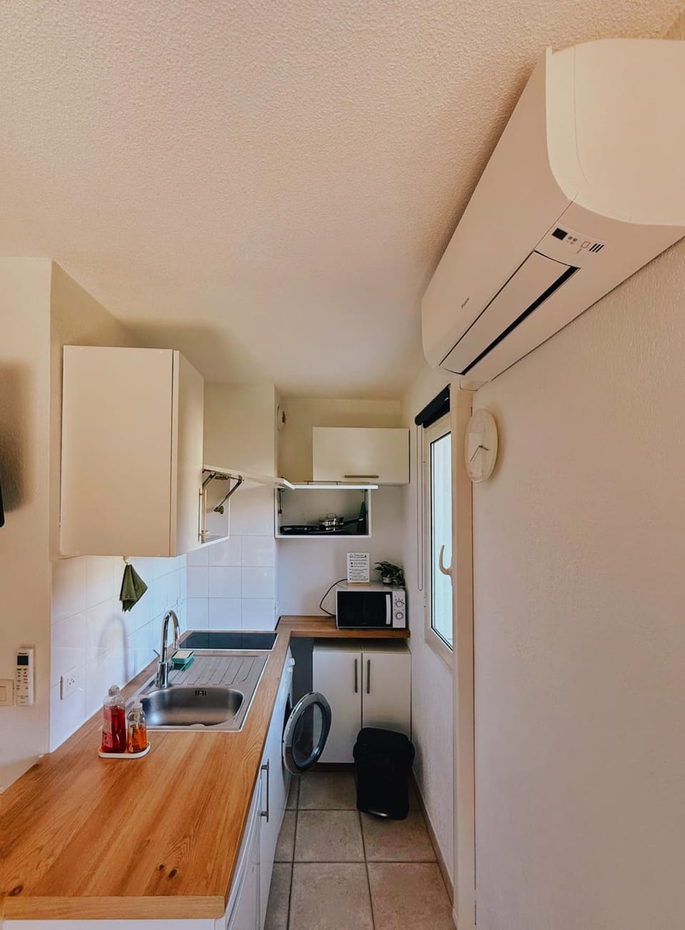 Studio Near Tramway, Beach & Airport - Air Conditioning & Free Wifi Apartment in Nice