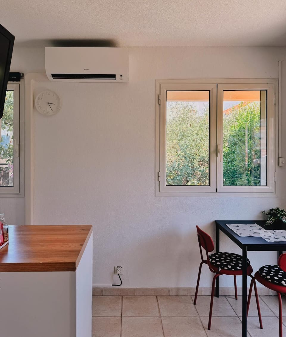 Studio Near Tramway, Beach & Airport - Air Conditioning & Free Wifi Apartment in Nice