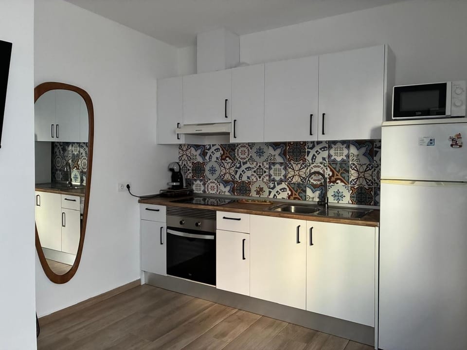 Nuestro lugar feliz Apartamento Barbate - Patio ducha exterior Apartment in Barbate