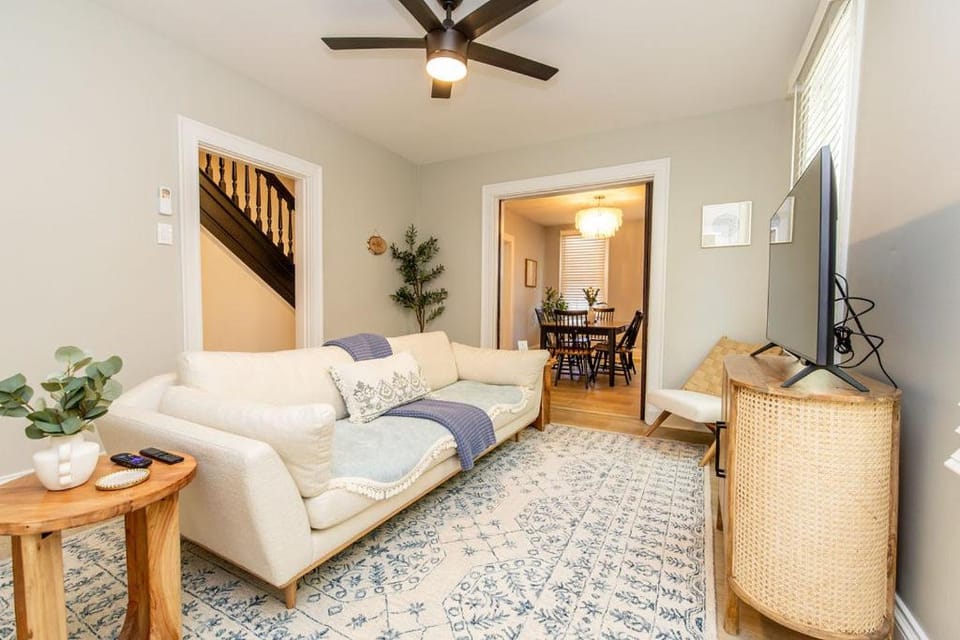 Renovated Downtown Annapolis w 3-Car Parking House in Spa Creek