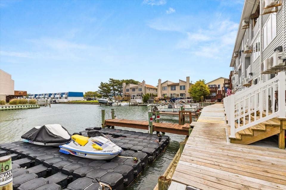 Top-Floor Bayside Condo - Canal Access & Views Apartment in Ocean City