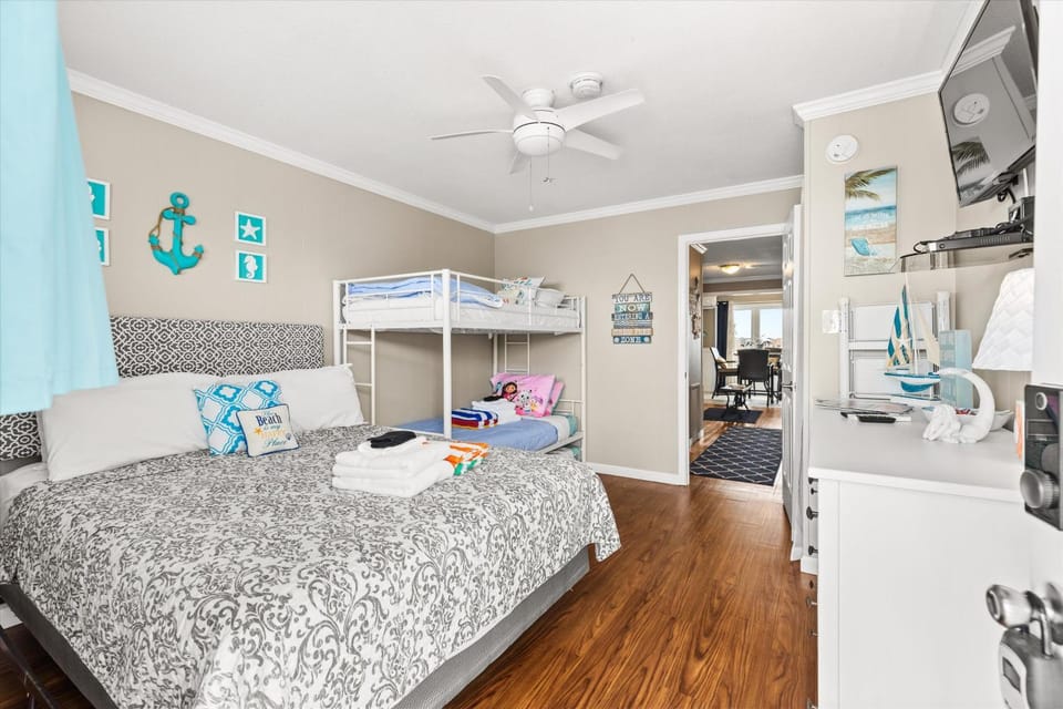 Top-Floor Bayside Condo - Canal Access & Views Apartment in Ocean City