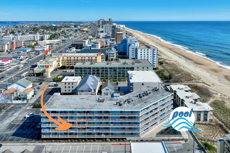 Oceanside Condo w Pool Steps to Beach House in Ocean City