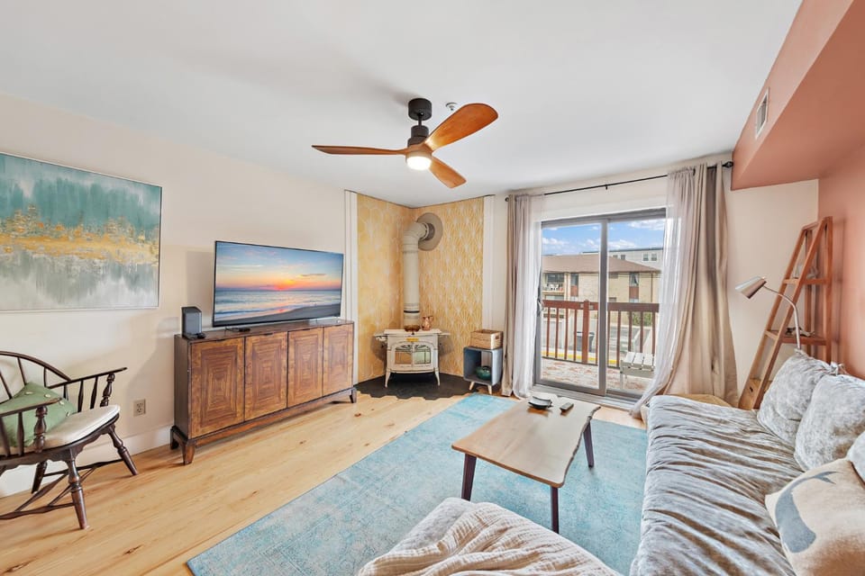 Boho Bay View Townhome w 2 King Suites House in Ocean City