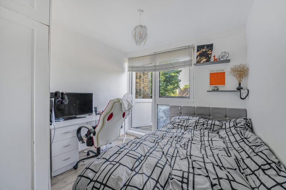Bed, Balcony/Terrace, Photo of the whole room, Bedroom, wardrobe