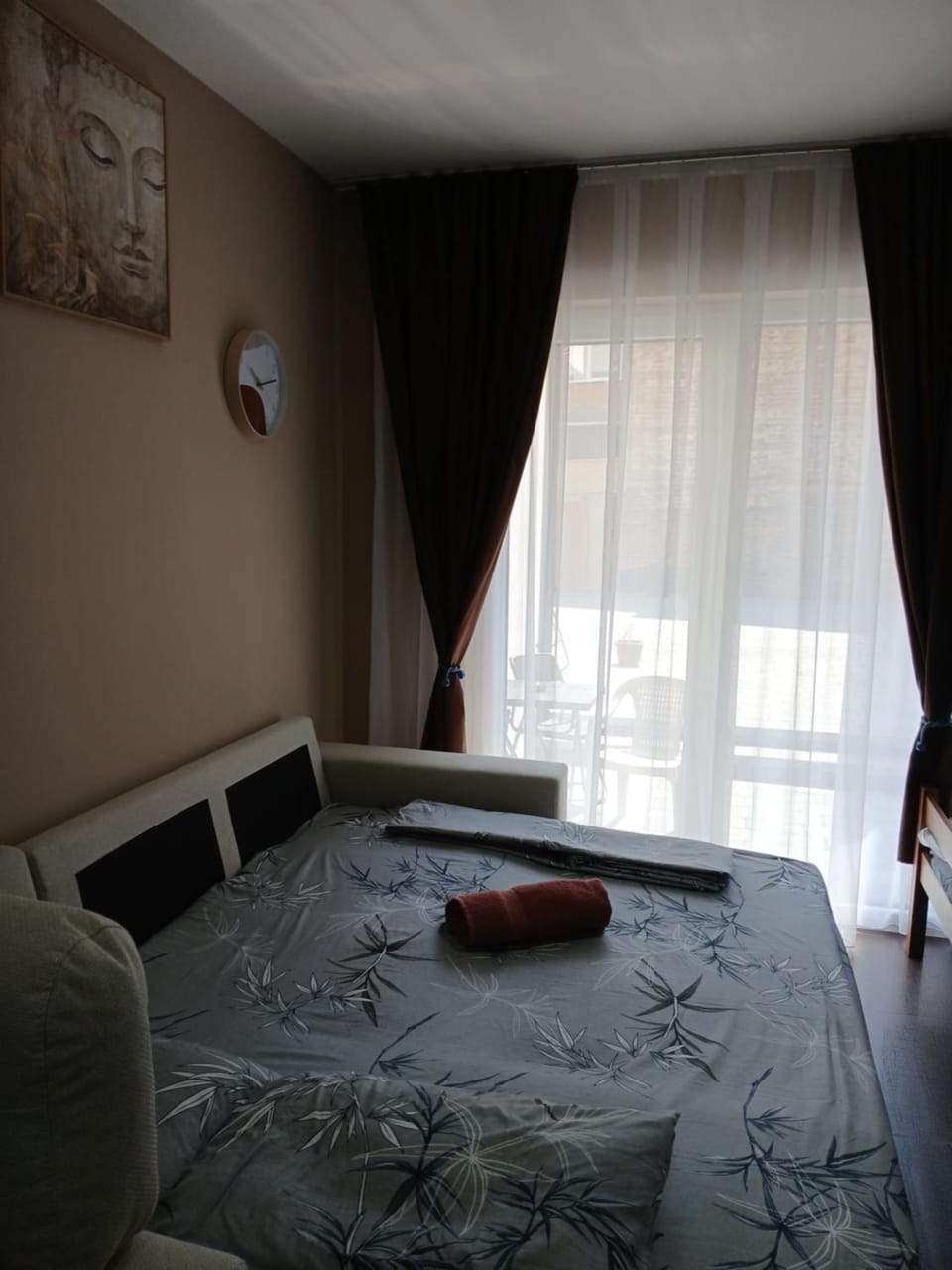 Bed, Living room, Seating area, Bedroom